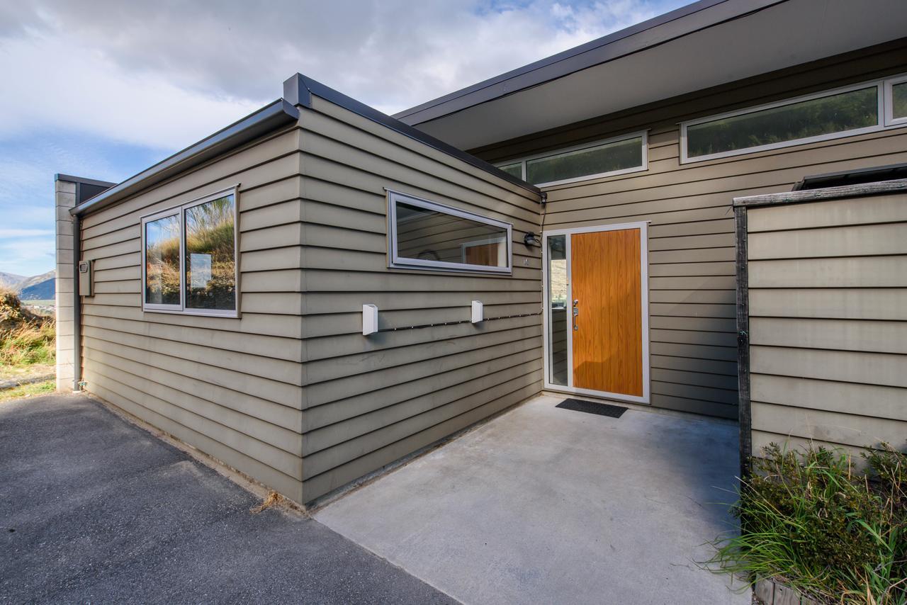 Contemporary Hilltop Abode クイーンズタウン エクステリア 写真