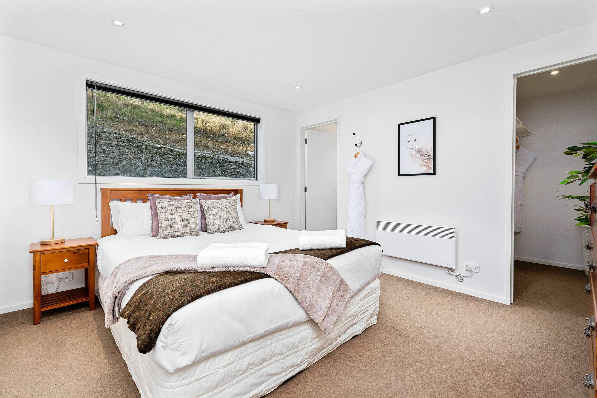 Contemporary Hilltop Abode クイーンズタウン エクステリア 写真