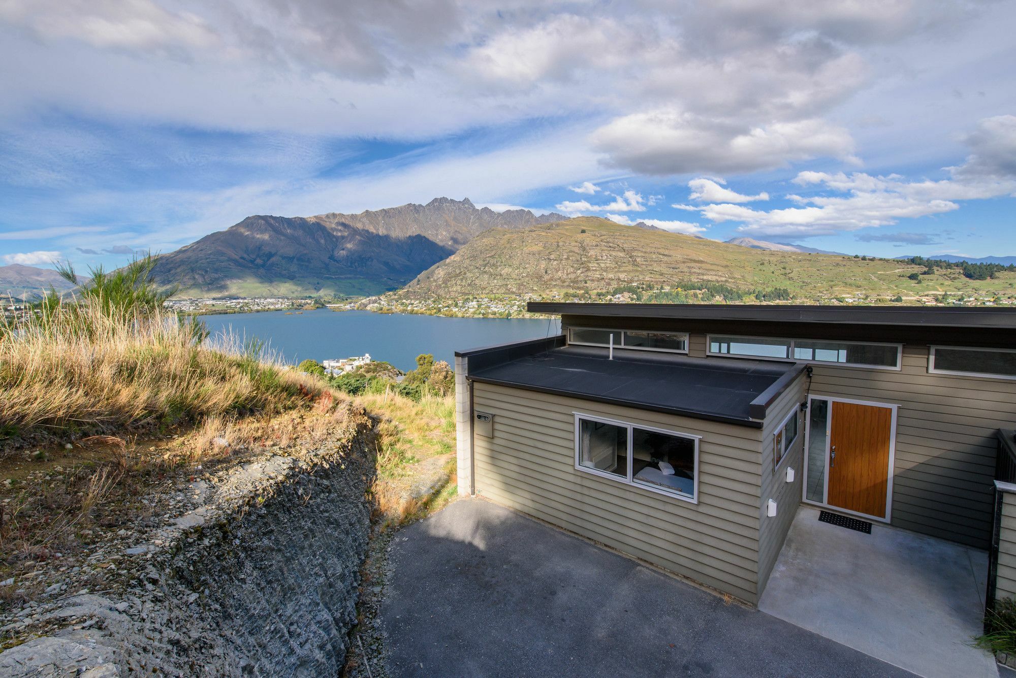 Contemporary Hilltop Abode クイーンズタウン エクステリア 写真